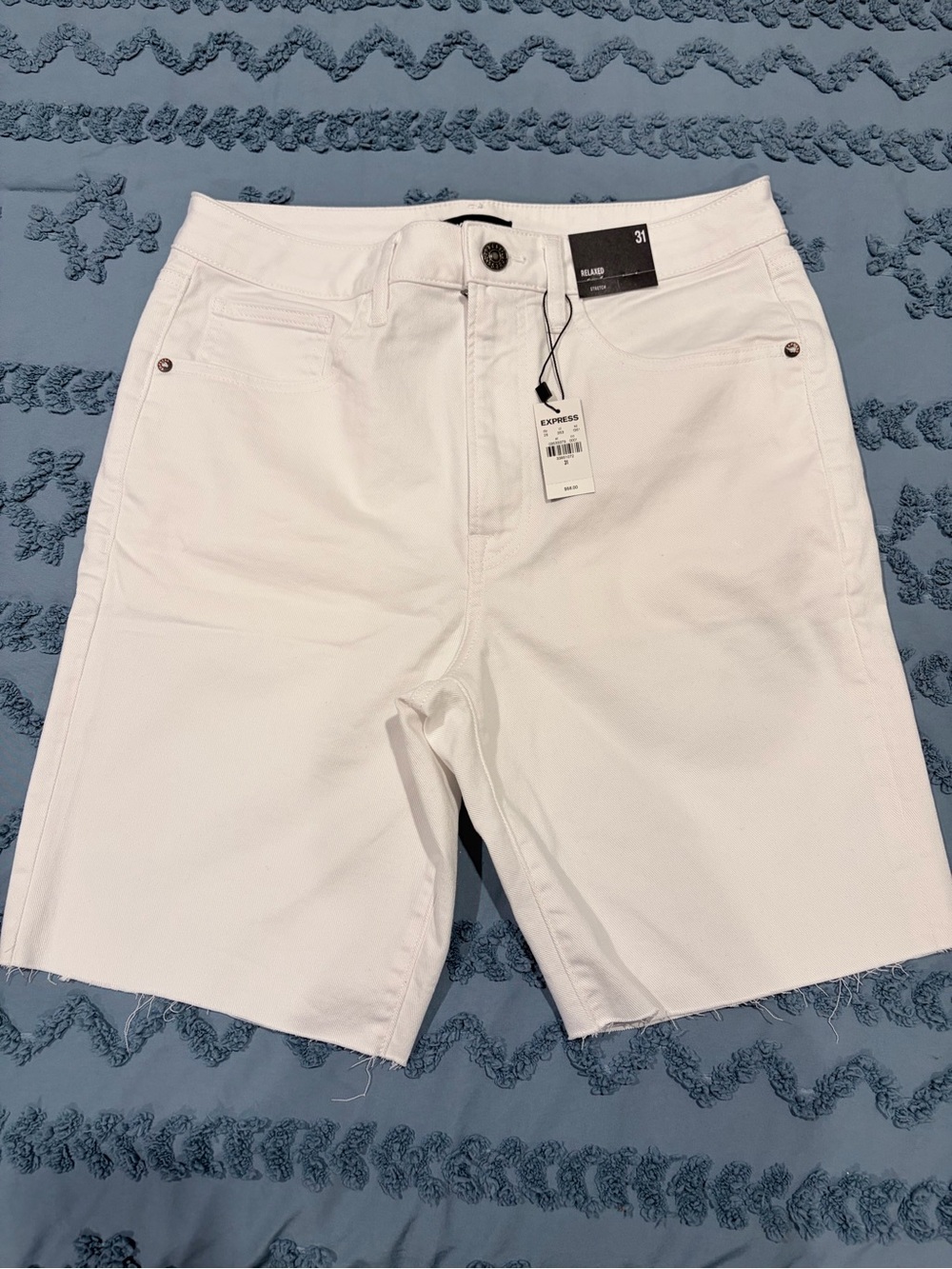 Express Men’s White Relaxed Stretch Denim Shorts Size 31 NWT